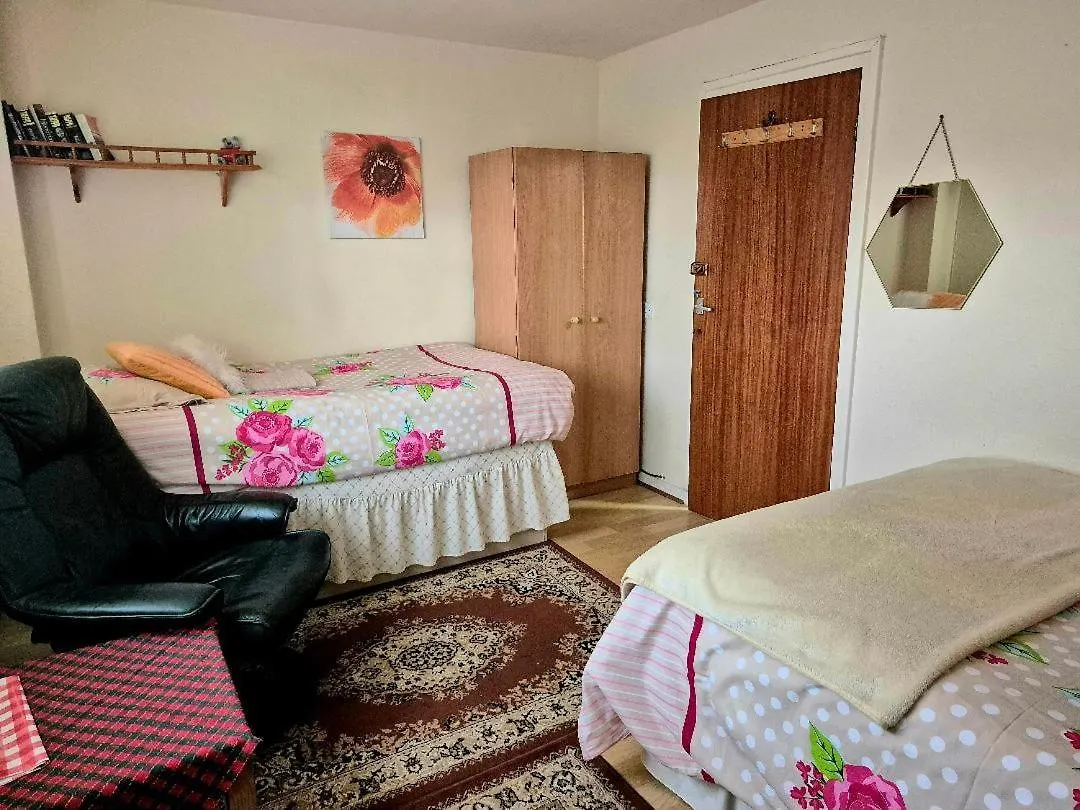 Private Room N2 Nottingham Homestay