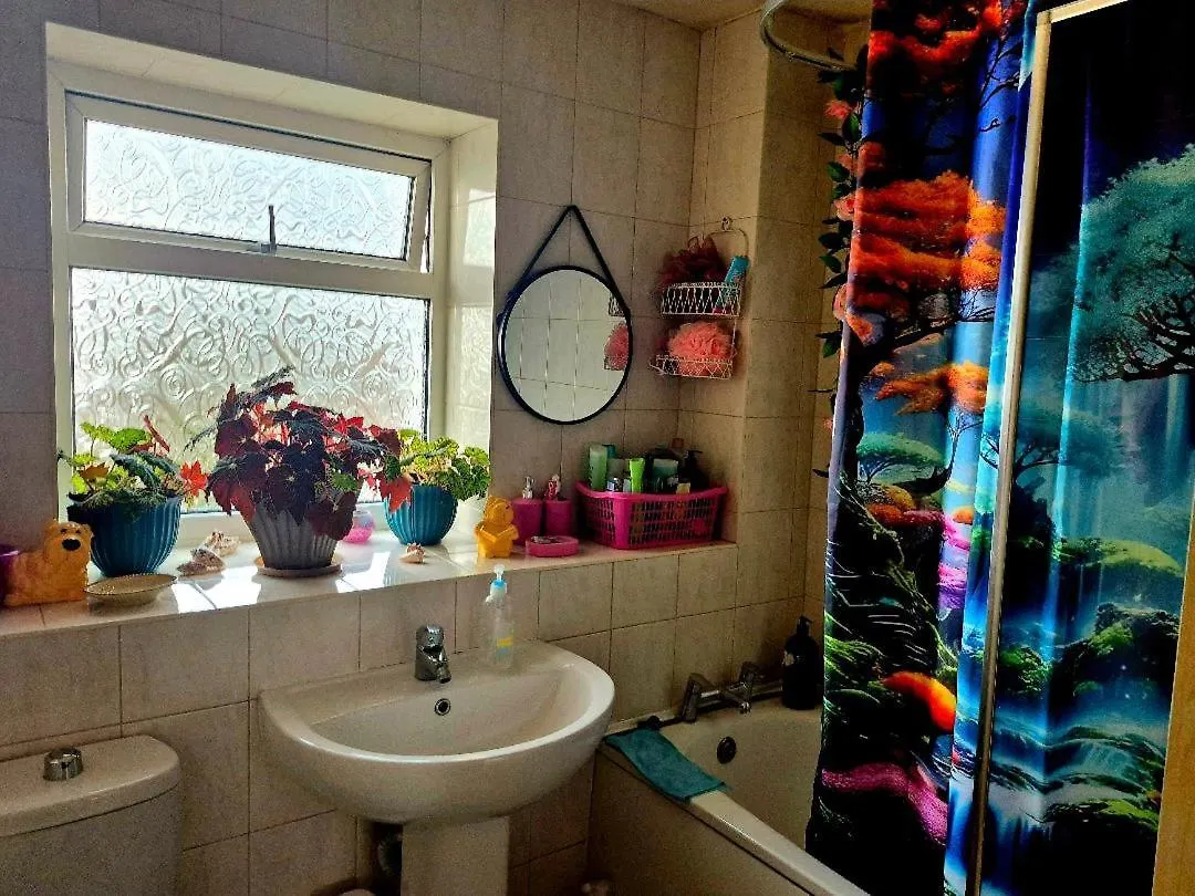 Private Room N2 Nottingham Homestay